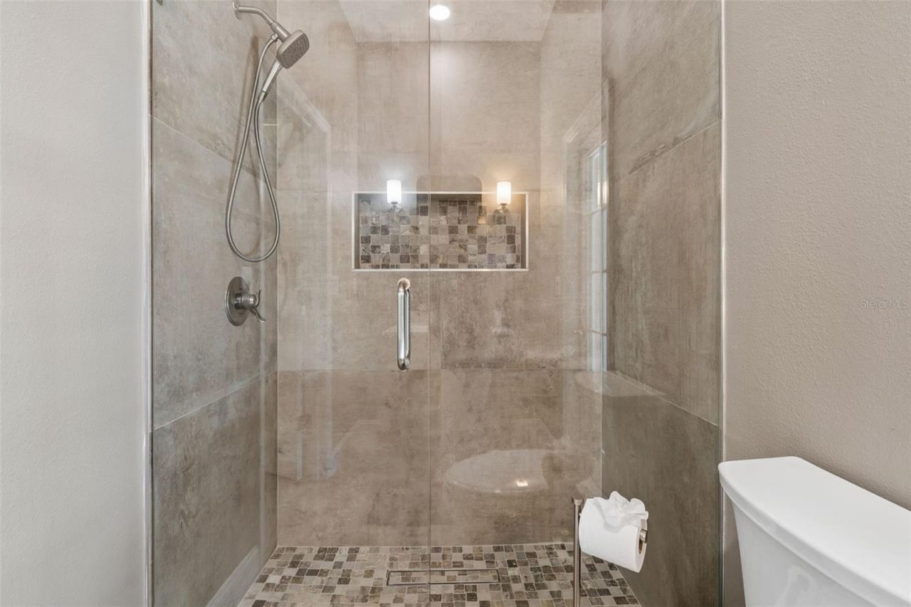 10423 Greenhedges Drive, Tampa, FL 33626 Photo