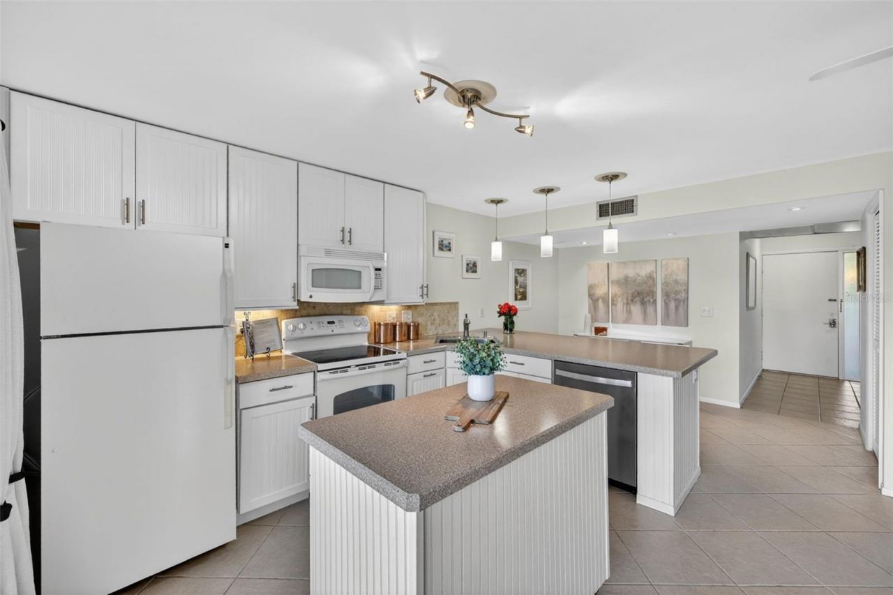3061 Quail Hollow, Unit # 35, Sarasota, FL 34235 Photo