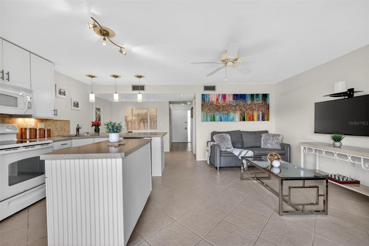 3061 Quail Hollow, Unit # 35, Sarasota, FL 34235 Photo