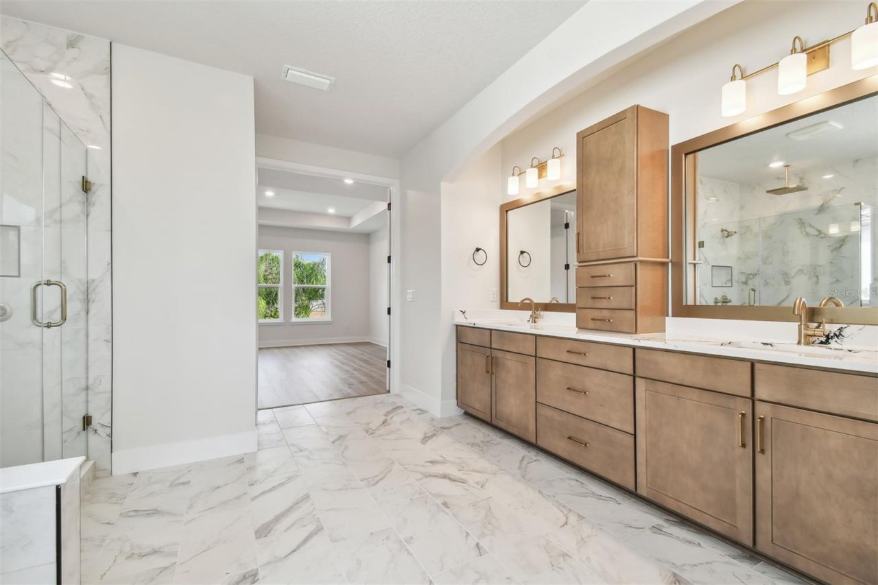915 W Virginia Avenue, Tampa, FL 33603 Photo