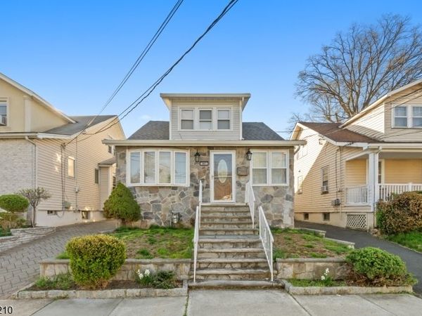 1037 Schneider Ave, Union, NJ 07083