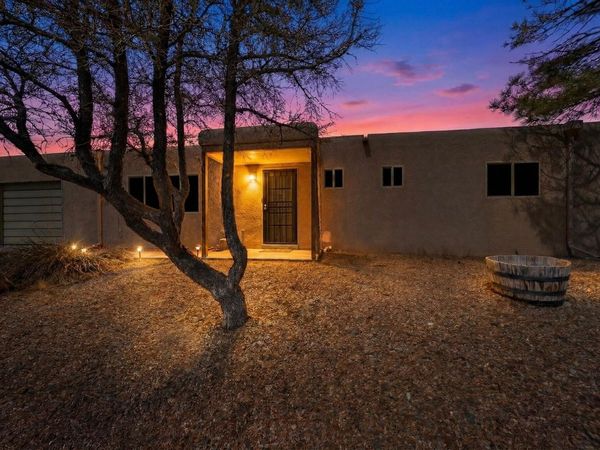 803 Gral Trevino Drive SE, Albuquerque, NM 87124