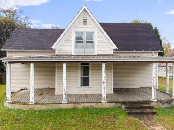 214 E Rhea Avenue, Dayton, TN 37321
