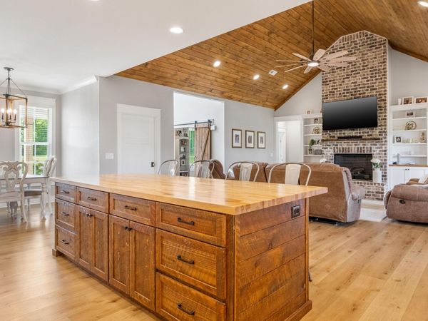 206 Rochelle Circle, Charleston, TN 37310