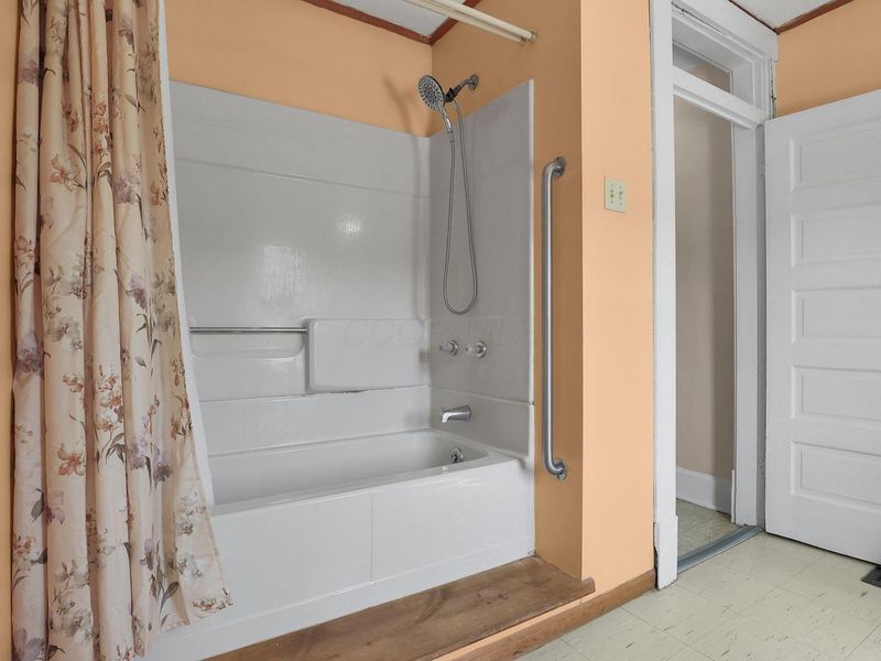 1222 Hamlet Street , Columbus, OH 43201 Photo 18