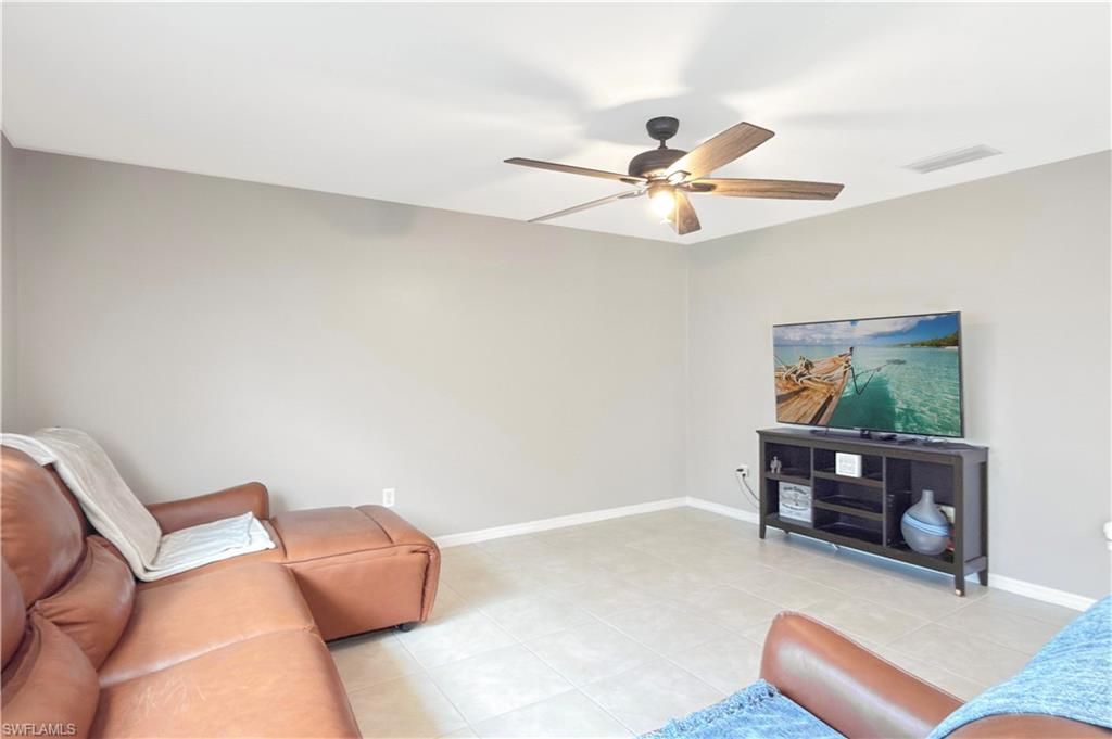 4323 NE 21st Ave, Cape Coral, FL 33909 Photo