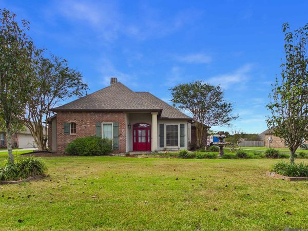 10064 Garden Oaks Ave, Denham Springs, LA 70706