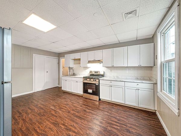 186 John St, Unit 1N, Fall River, MA 02721