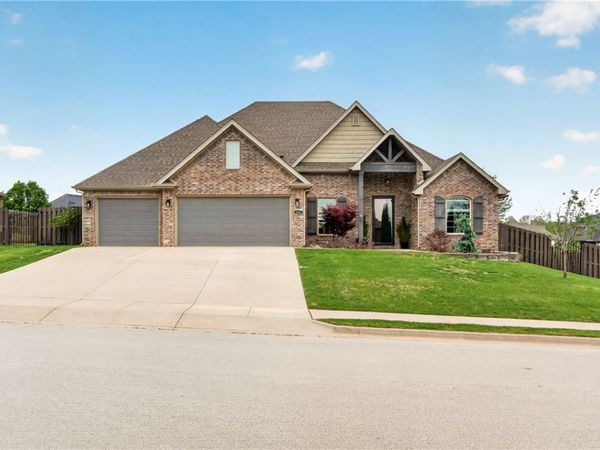 121 Sicily Drive, Centerton, AR 72719