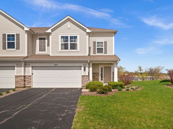 671 Anchorage Court , Pingree Grove, IL 60140