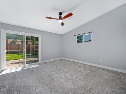 8940 Castle Park Dr., Elk Grove, CA 95624 Photo