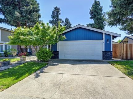 8940 Castle Park Dr., Elk Grove, CA 95624 Photo