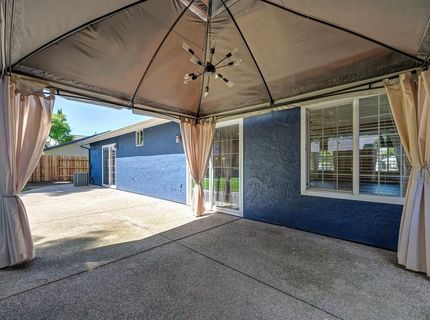 8940 Castle Park Dr., Elk Grove, CA 95624 Photo