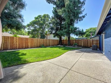 8940 Castle Park Dr., Elk Grove, CA 95624 Photo