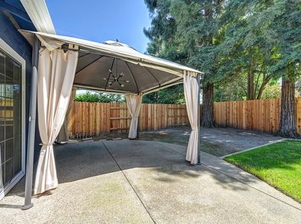 8940 Castle Park Dr., Elk Grove, CA 95624 Photo