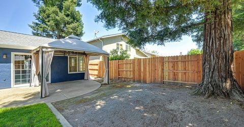 8940 Castle Park Dr., Elk Grove, CA 95624 Photo
