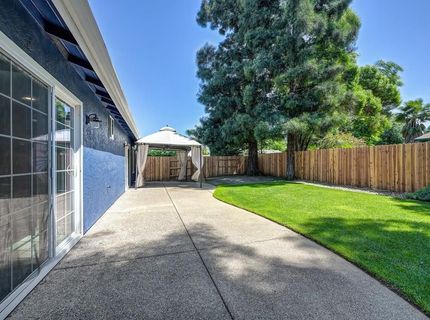 8940 Castle Park Dr., Elk Grove, CA 95624 Photo