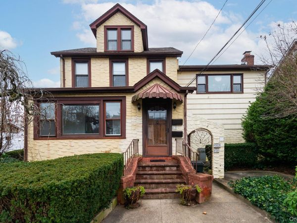 23 Park Avenue , Oyster Bay, NY 11771