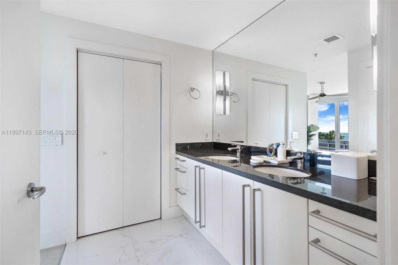 226 Ocean Dr , Unit 8F, Miami Beach, FL 33139 Photo