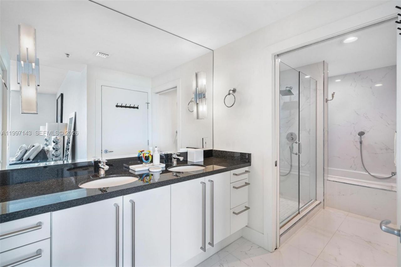 226 Ocean Dr , Unit 8F, Miami Beach, FL 33139 Photo