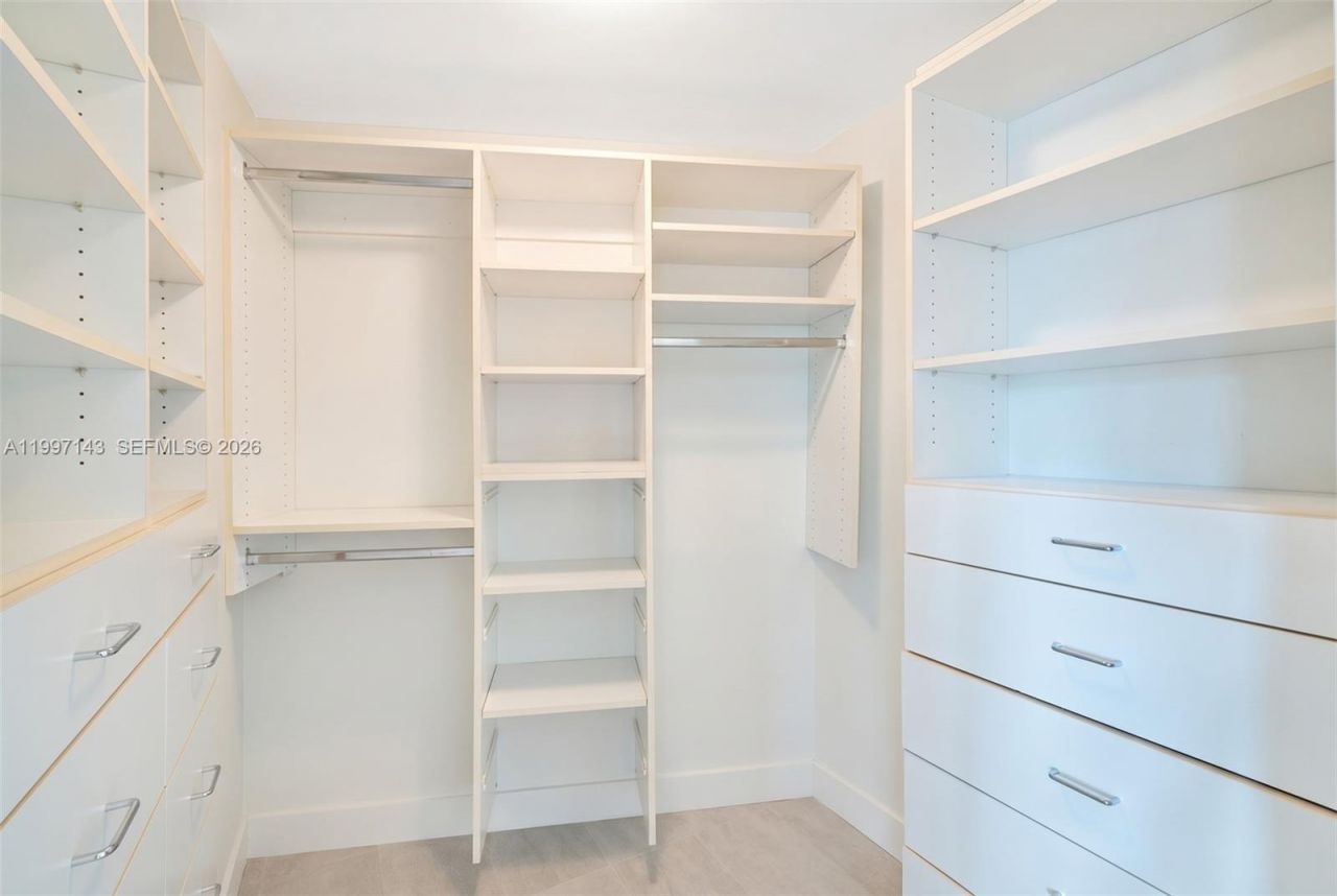 226 Ocean Dr , Unit 8F, Miami Beach, FL 33139 Photo