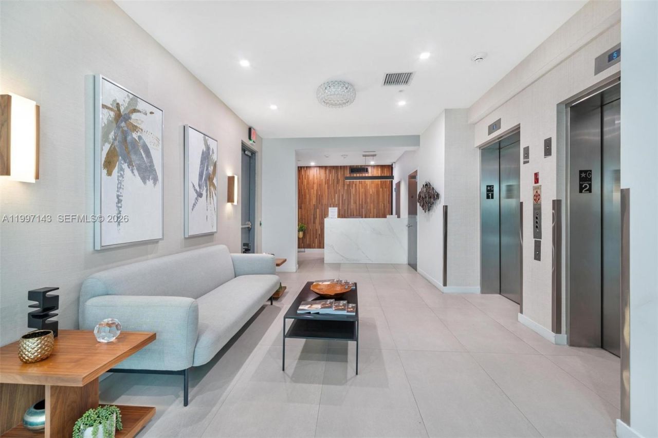 226 Ocean Dr , Unit 8F, Miami Beach, FL 33139 Photo