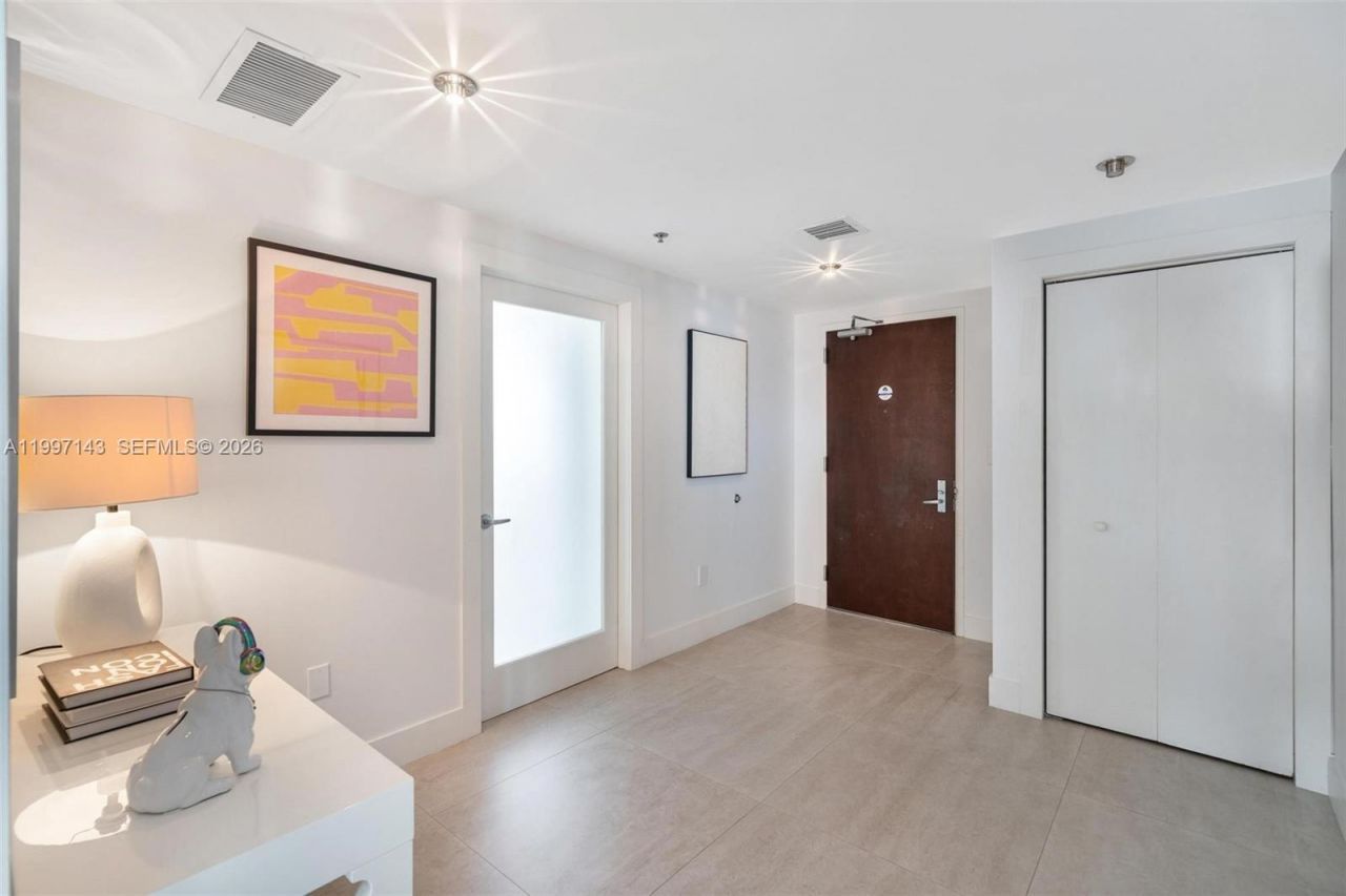 226 Ocean Dr , Unit 8F, Miami Beach, FL 33139 Photo