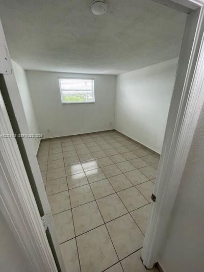 606 W 81st St , Unit 408, Hialeah, FL 33014 Photo