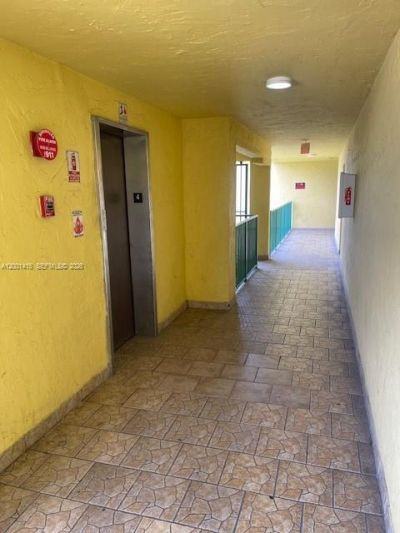 606 W 81st St , Unit 408, Hialeah, FL 33014 Photo