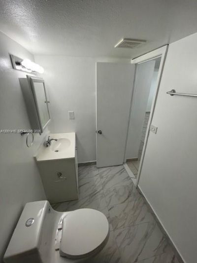 606 W 81st St , Unit 408, Hialeah, FL 33014 Photo