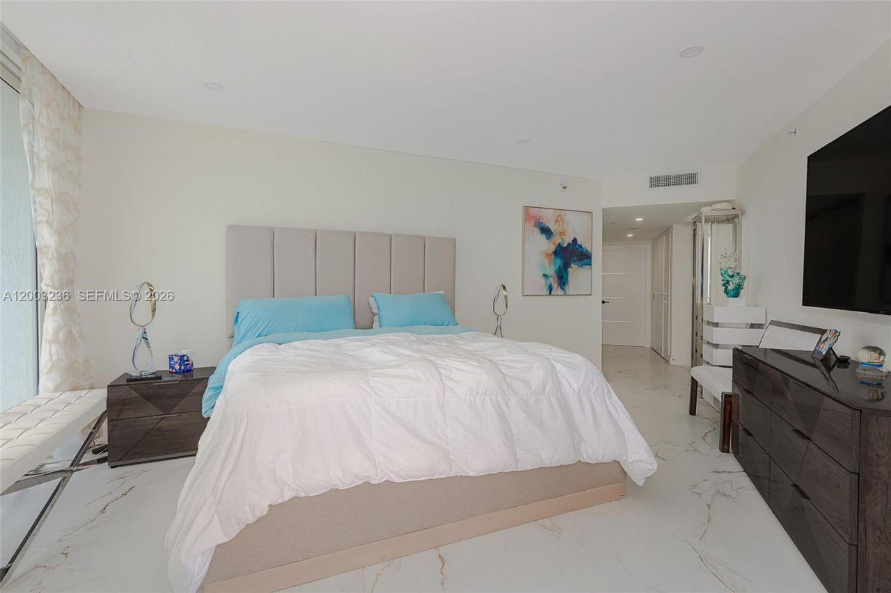17375 Collins Ave, Unit 1601, Sunny Isles Beach, FL 33160 Photo