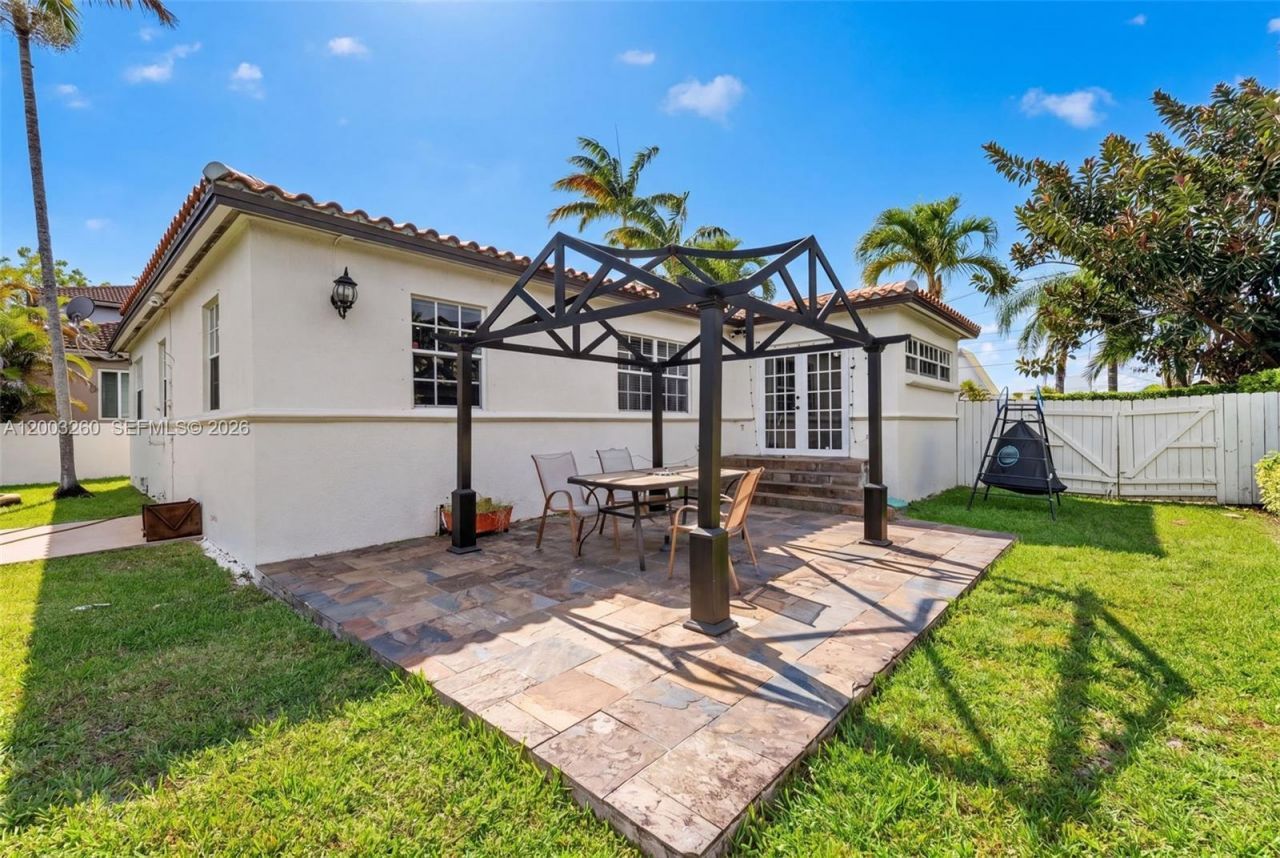 9000 SW 40th Ter , Miami, FL 33165 Photo