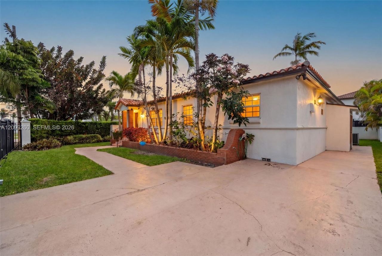 9000 SW 40th Ter , Miami, FL 33165 Photo