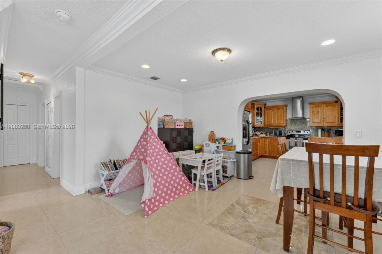 9000 SW 40th Ter , Miami, FL 33165 Photo