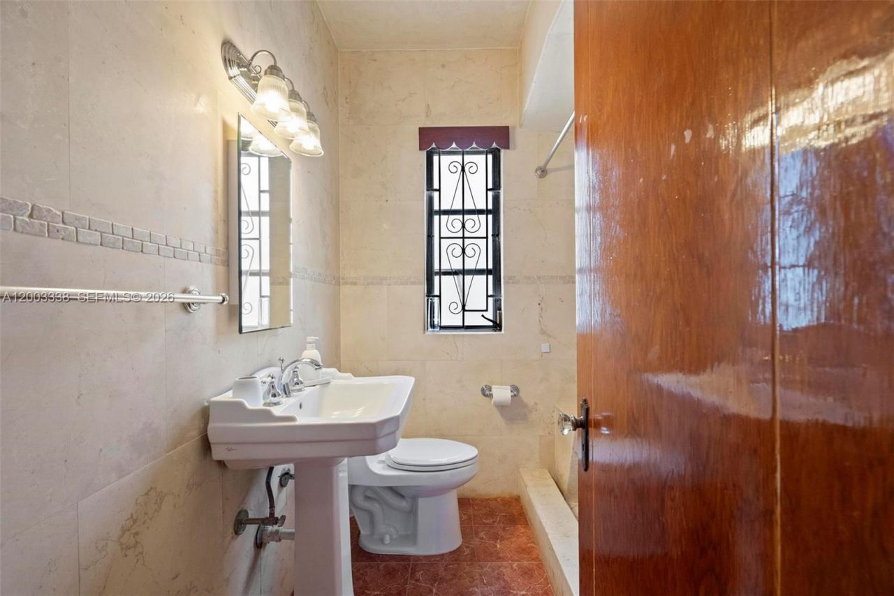 1879 SW 16th St, Miami, FL 33145 Photo