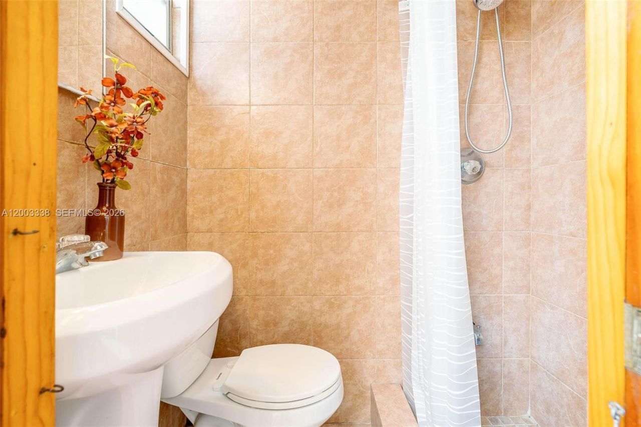 1879 SW 16th St, Miami, FL 33145 Photo