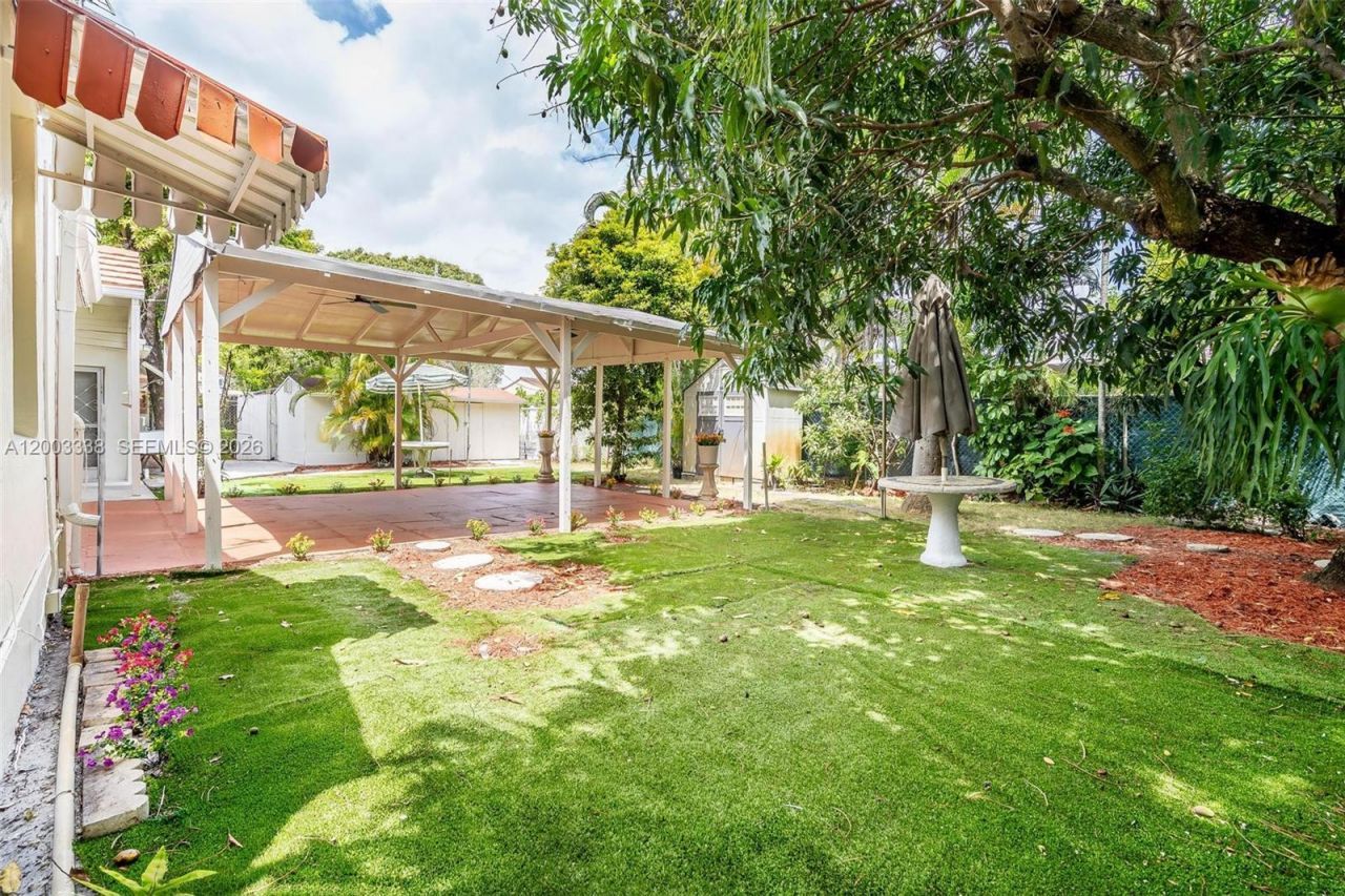 1879 SW 16th St, Miami, FL 33145 Photo