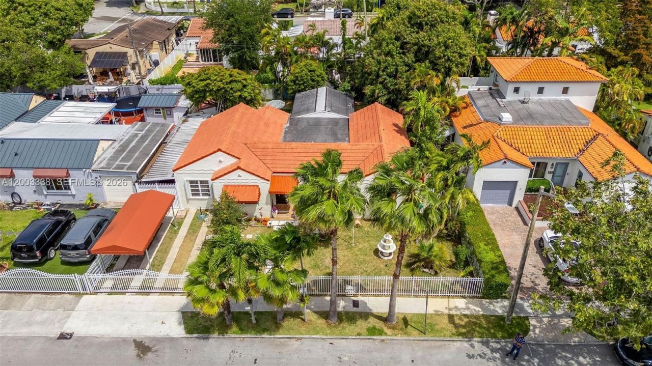 1879 SW 16th St, Miami, FL 33145 Photo