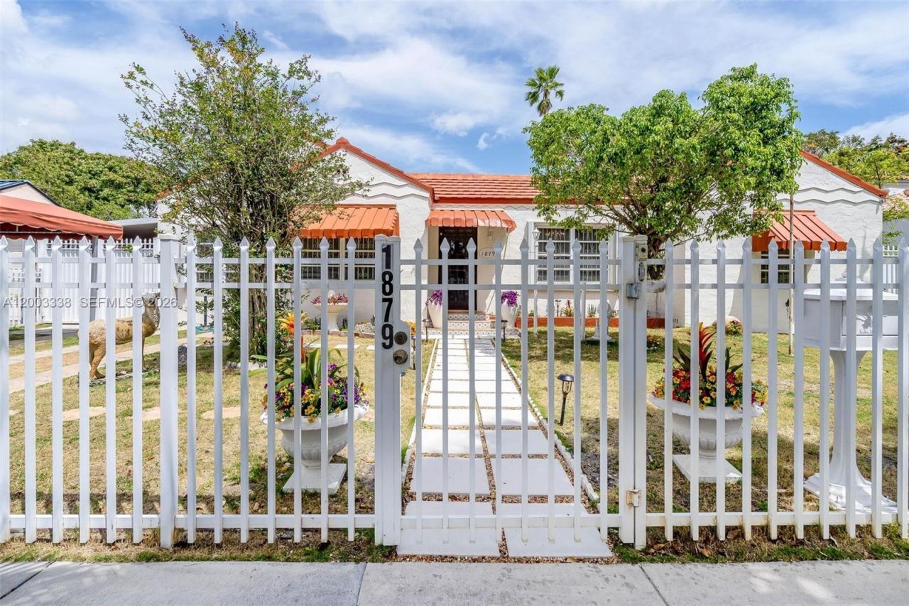 1879 SW 16th St, Miami, FL 33145 Photo