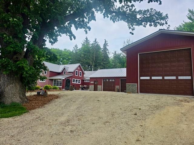 40580 Bow Trail , Nerstrand, MN 55053