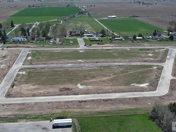 L1 B5 E Meadow Walk Dr, SHELLEY, ID 83274