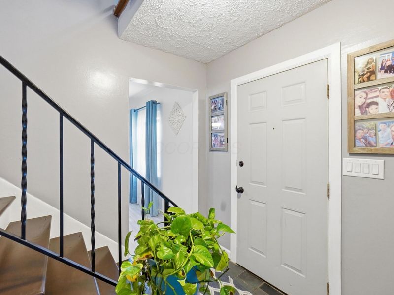 2757 Woodcroft Road , Columbus, OH 43204 Photo 4