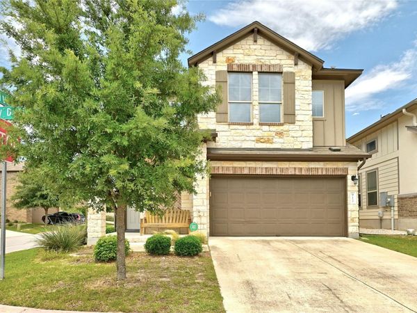 912 Sleepy Dell LN , Austin, TX 78748