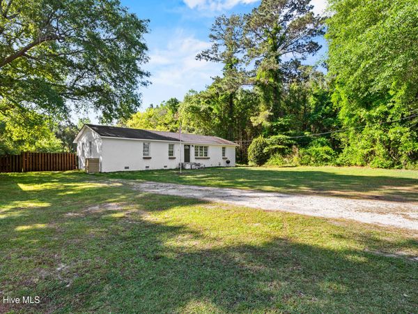 487 Fowler Manning Road, Richlands, NC 28574