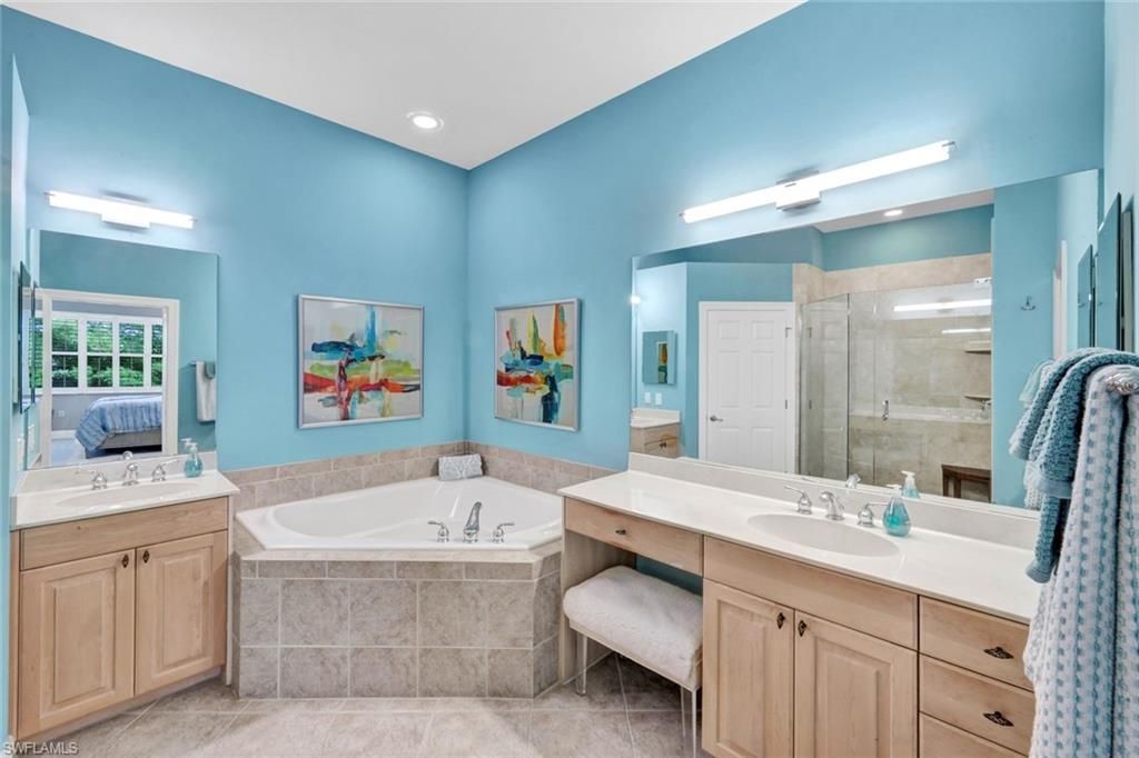 8755 Coastline Ct, Unit 202, Naples, FL 34120 Photo