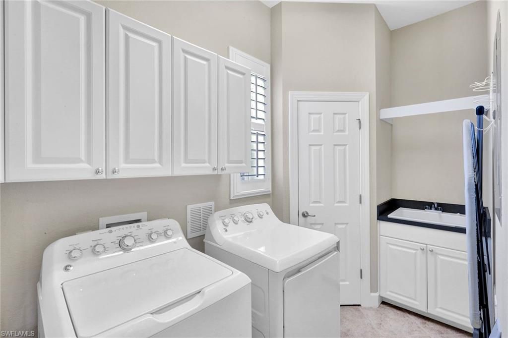 8755 Coastline Ct, Unit 202, Naples, FL 34120 Photo