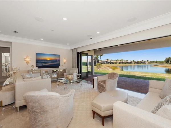 3168 Pacific DR, NAPLES, FL 34119