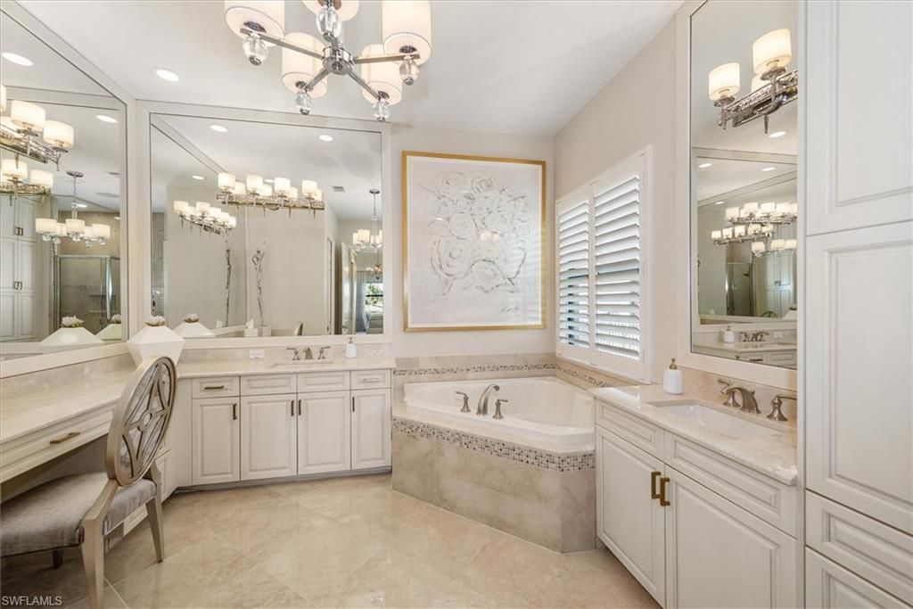 3168 Pacific Dr, Naples, FL 34119 Photo