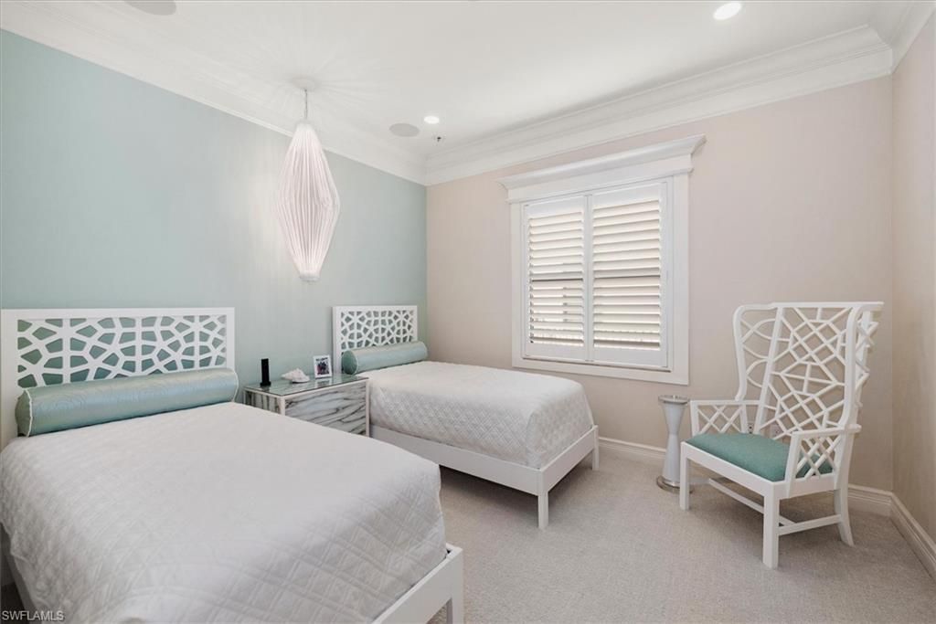 3168 Pacific Dr, Naples, FL 34119 Photo