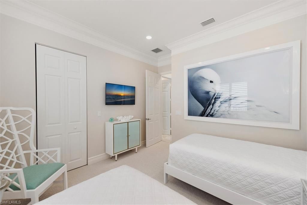 3168 Pacific Dr, Naples, FL 34119 Photo